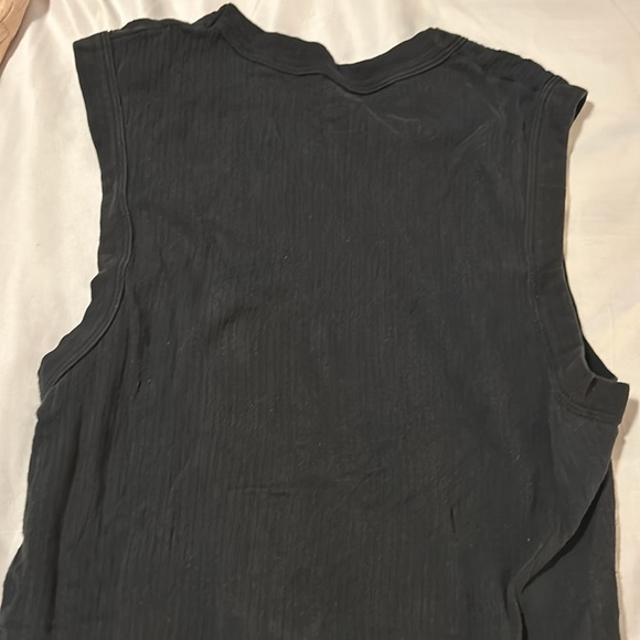 Structure Black Tank - Picture 3 of 3